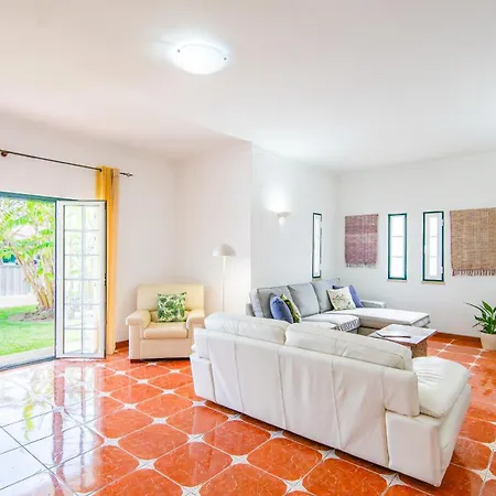 Golden - Piscina Aquecivel E Bbq - *