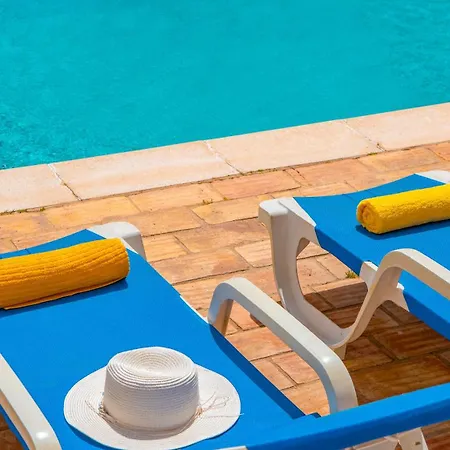 Golden - Piscina Aquecivel E Bbq -